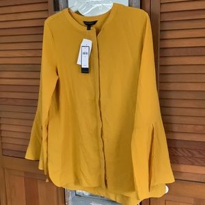 Banana Republic size M, NWT, butterfly sleeves.